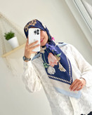 روسری ابریشم توییل طرح لاله