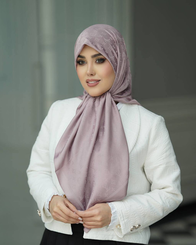 روسری زنانه ابریشم ژاکارد وارداتی لویی ویتون ۱۱۰