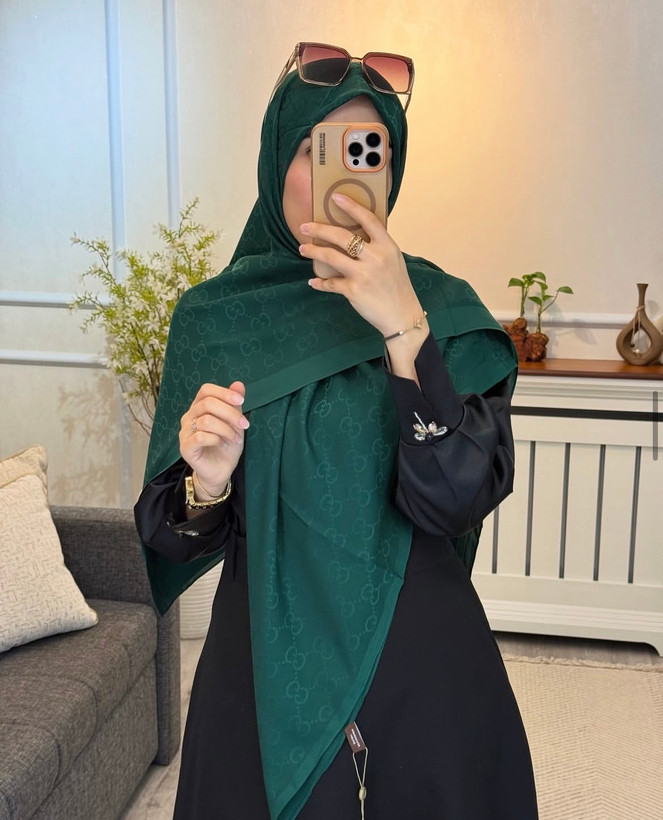 روسری زنانه ابریشم ژاکارد وارداتی قواره ۱۴۰