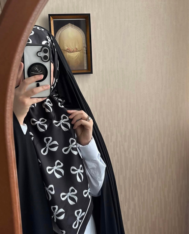 روسری زنانه نخی پاپیونی قواره ۱۴۰ خنک