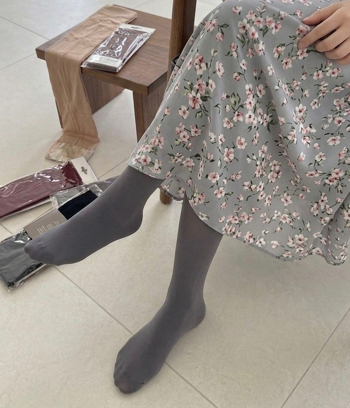 جوراب زنانه رنگی سه ربع ( زیر زانو)