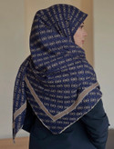 روسری نخی زنانه کاربردی قواره ۱۴۰ دوردستدوز