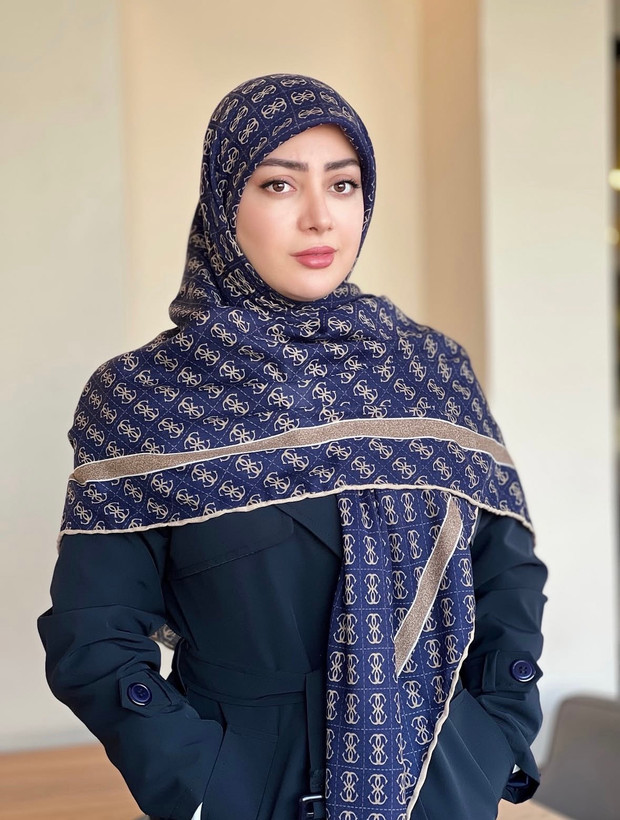 روسری نخی زنانه کاربردی قواره ۱۴۰ دوردستدوز