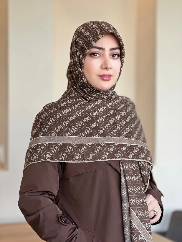 روسری نخی زنانه کاربردی قواره ۱۴۰ دوردستدوز