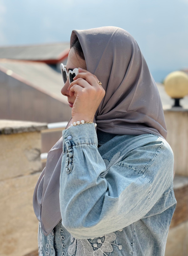 روسری ابریشم ژاکارد وارداتی اعلا قواره ۹۰