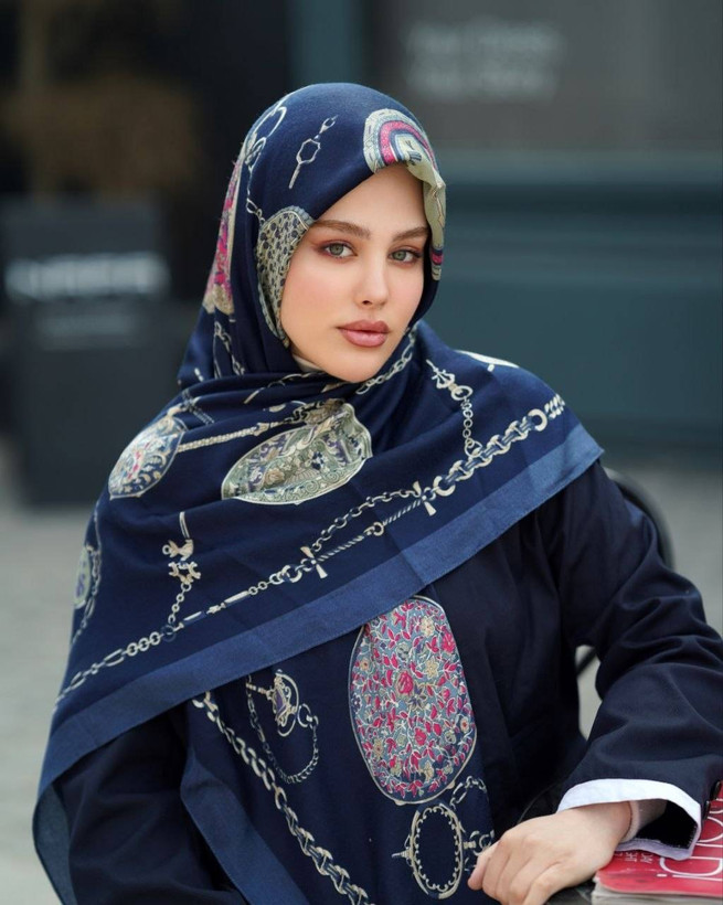 روسری نخی قواره بزرگ سیا اسکارف طرح دار- ایستایی عالی، نرم و سبک