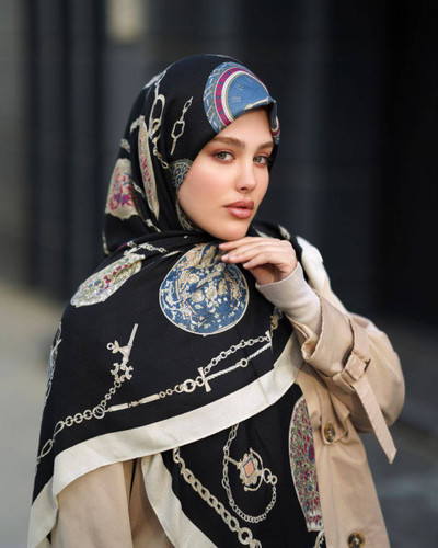 روسری نخی قواره بزرگ سیا اسکارف طرح دار- ایستایی عالی، نرم و سبک
