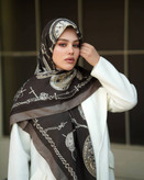 روسری نخی قواره بزرگ سیا اسکارف طرح دار- ایستایی عالی، نرم و سبک