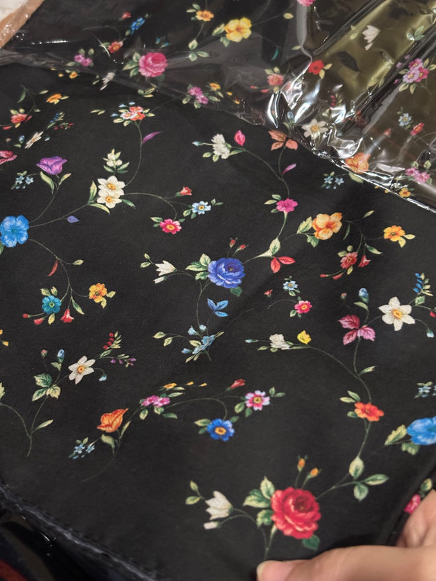 روسری زنانه نخی گلگلی خنک قواره ۱۴۰