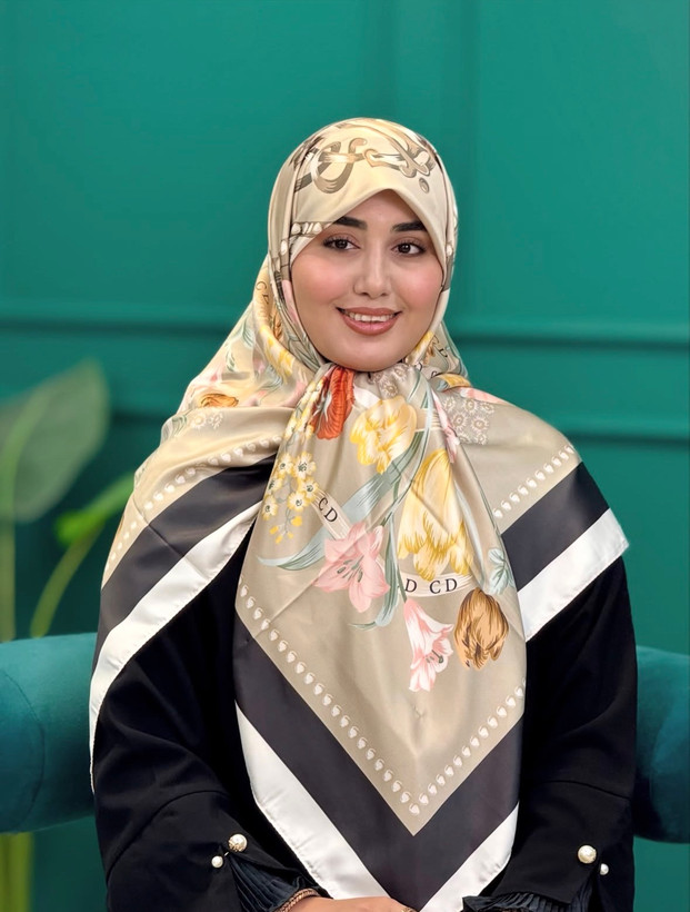 روسری ابریشم توییل طرح لاله