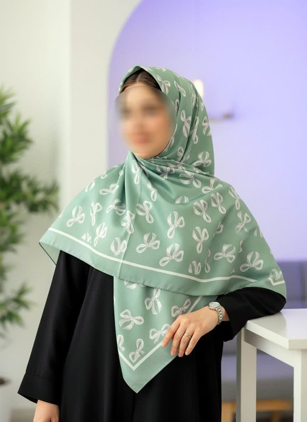 روسری زنانه پاپیون ابریشم ساتن قواره ۱۴۰