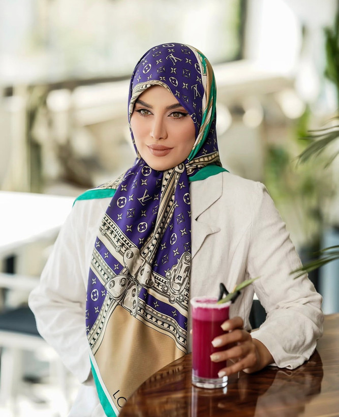 روسری زنانه ابریشم توییل وارداتی قواره ۱۴۰ لویی ویتون