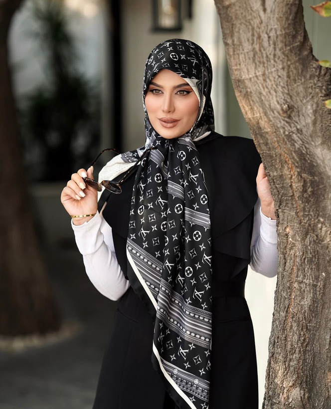 روسری زنانه ابریشم توییل وارداتی قواره ۱۴۰ لویی ویتون