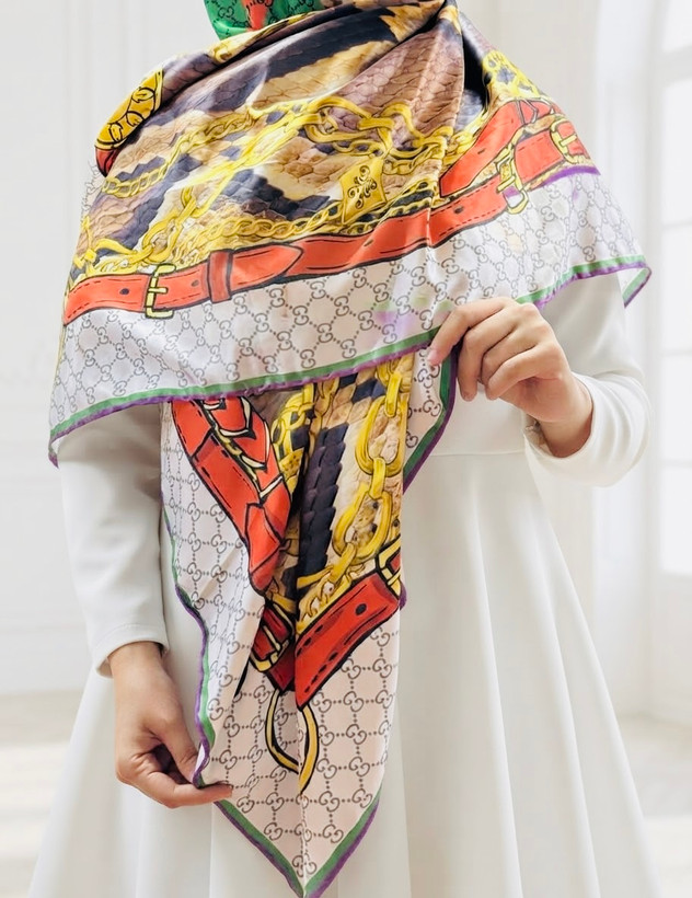 روسری ابریشم توییل گوچی طرح پوست مار