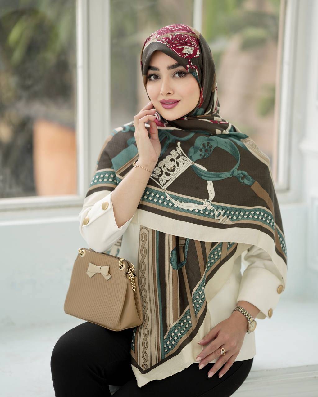 روسری نخی قواره بزرگ سیا اسکارف طرح‌ دار- ایستایی عالی، نرم و سبک