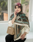 روسری نخی قواره بزرگ سیا اسکارف طرح دار- ایستایی عالی، نرم و سبک