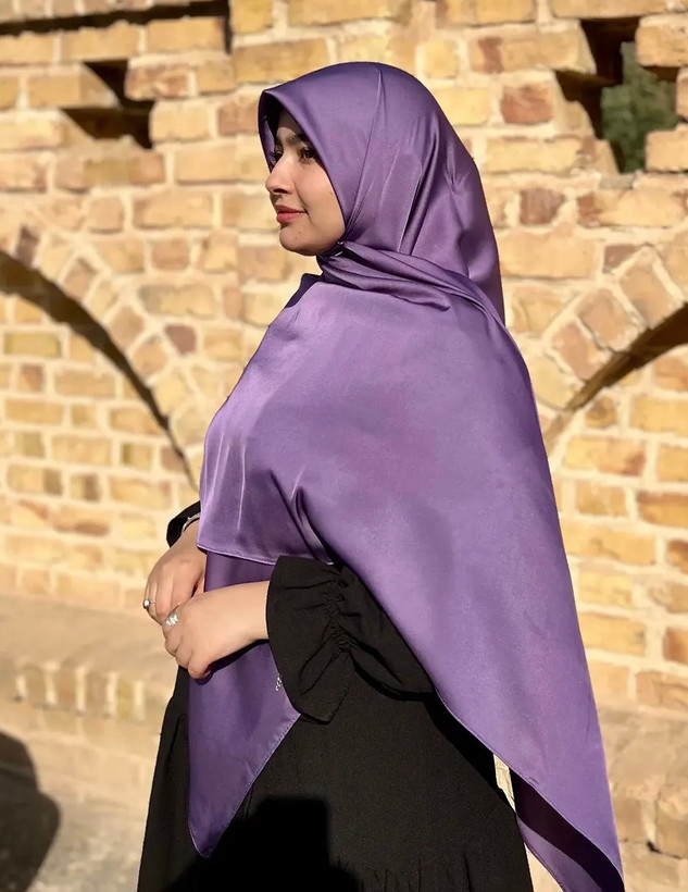 روسری ساتن ابریشم ترک قواره ۱۳۰ | ایستایی عالی و بسیار شیک
